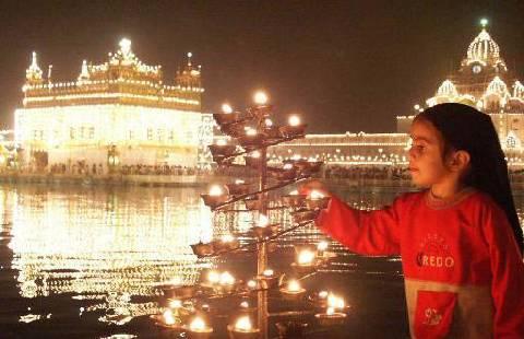 golden temple amritsar diwali. golden temple diwali.