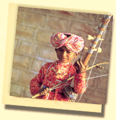 Musician мальчика Ragiastan во время Rajastan перемещение
