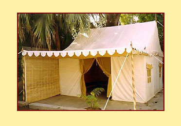 Luxury Tent, Lilly Pond